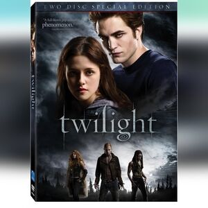 Twilight 2 Disc Special Edition DVD Set with Kristen Stewart & Robert Pattinson